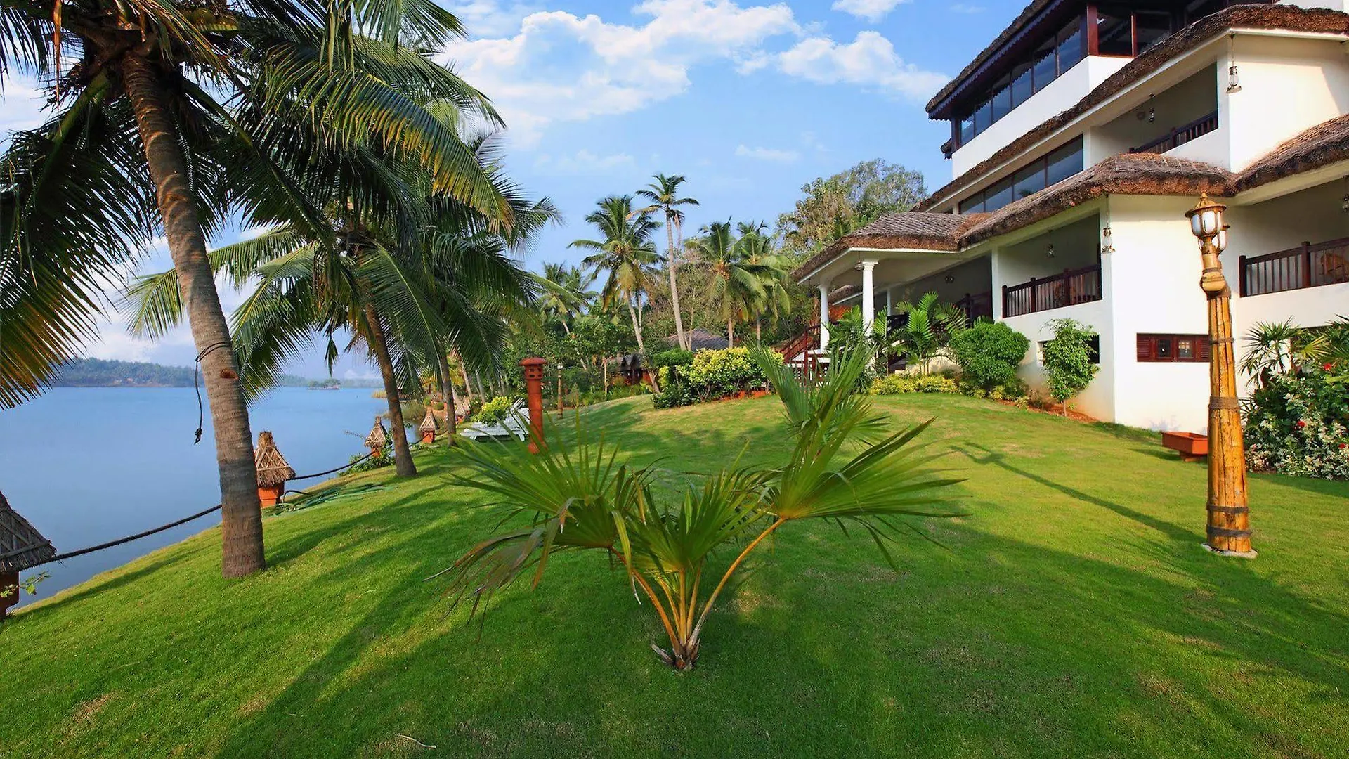 **** Station touristique Fragrant Nature Backwater Resort&Ayurveda Spa Kollam Inde